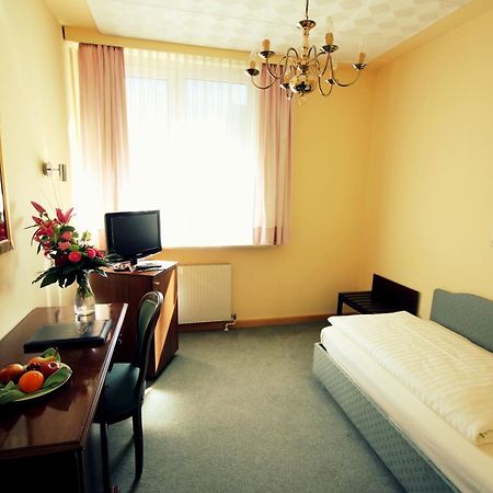 Carinthia Stadthotel Клагенфурт Екстериор снимка
