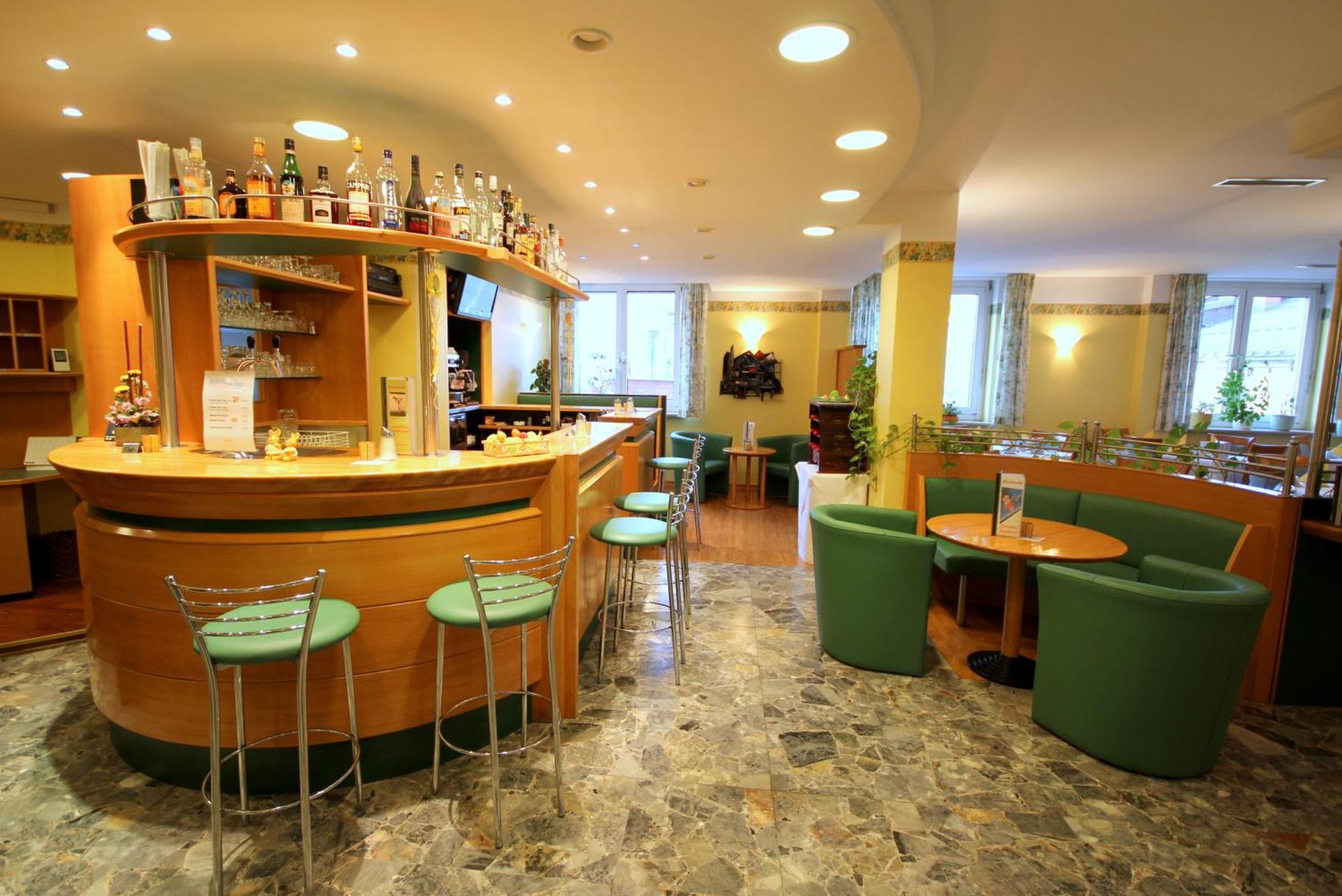 Carinthia Stadthotel Клагенфурт Екстериор снимка
