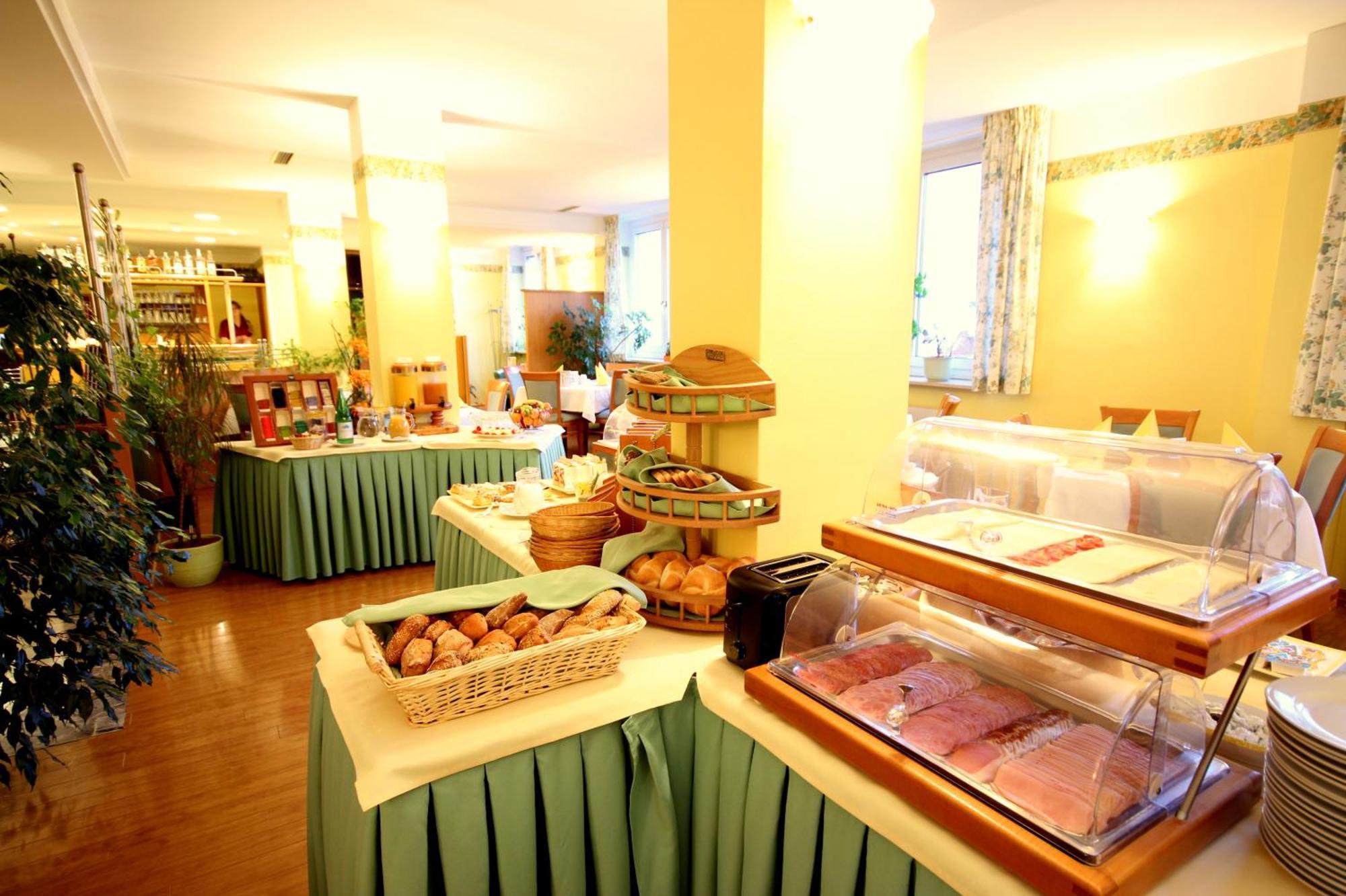 Carinthia Stadthotel Клагенфурт Екстериор снимка