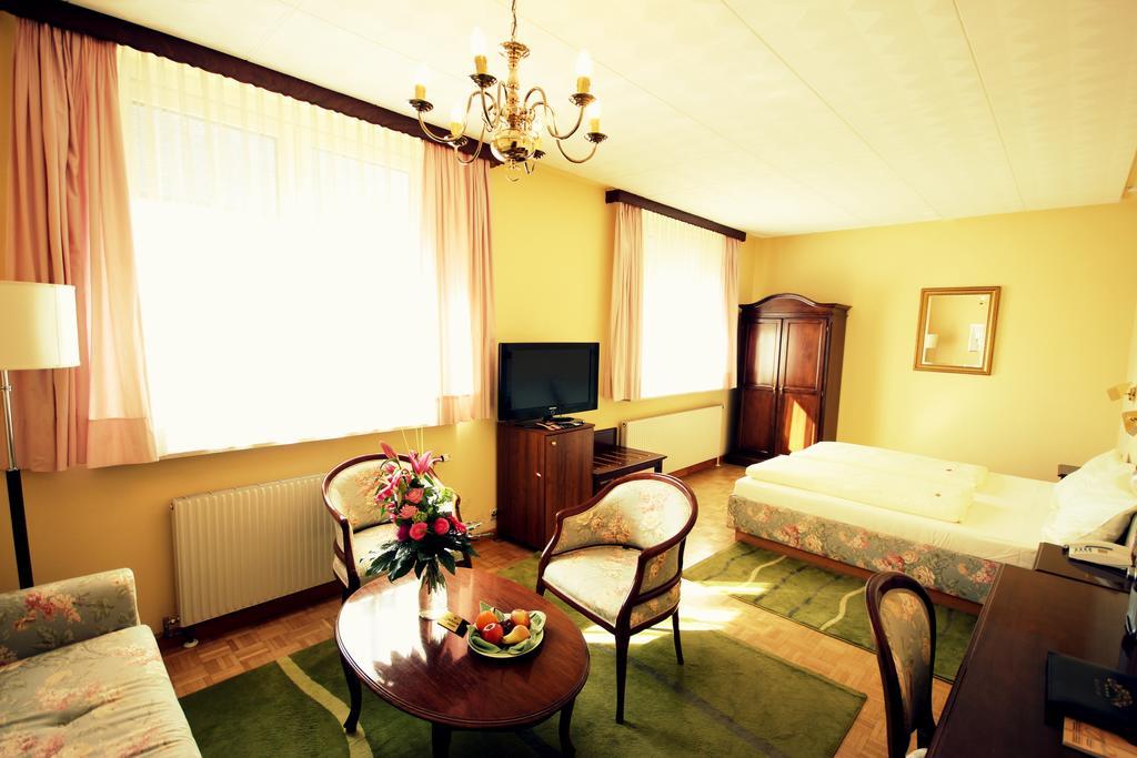 Carinthia Stadthotel Клагенфурт Екстериор снимка